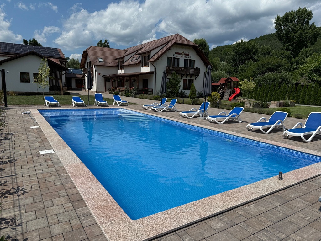 Cazare in Praid - PENSIUNEA FARKAS - Praid Cazare in Praid - PENSIUNEA FARKAS - Praid